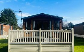 Dakota Lodge With Hot Tub